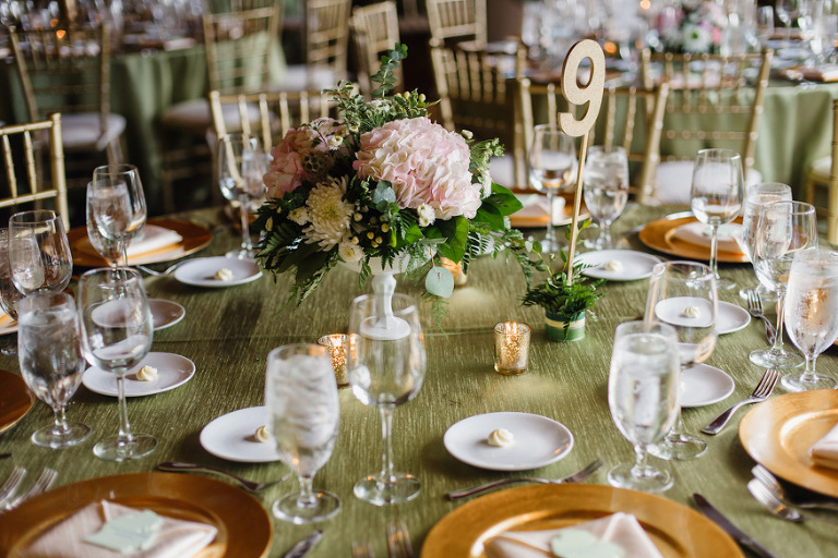 Oak Pointe Golf and Country Club Wedding by Nicole Haley Photography