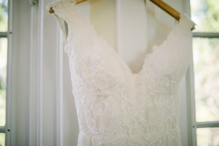 Pine Knob Mansion wedding photography by Michigan wedding photographer, Nicole Haley Photography.