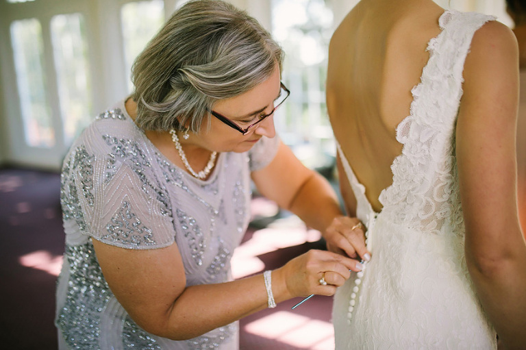 Pine Knob Mansion wedding photography by Michigan wedding photographer, Nicole Haley Photography.