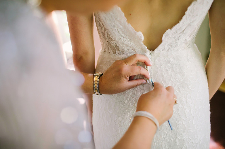 Pine Knob Mansion wedding photography by Michigan wedding photographer, Nicole Haley Photography.