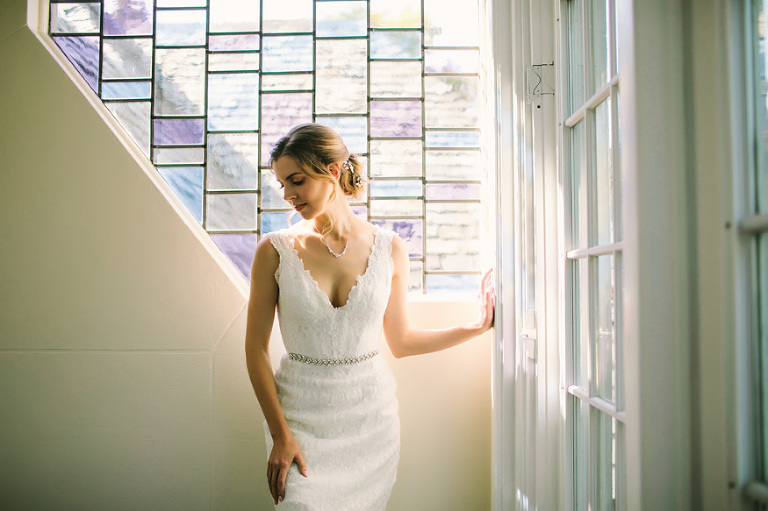 Pine Knob Mansion wedding photography by Michigan wedding photographer, Nicole Haley Photography.