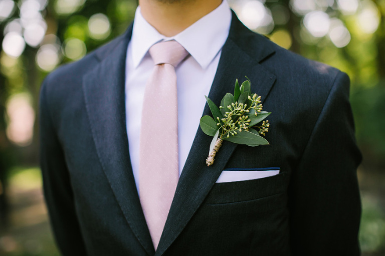 Pine Knob Mansion wedding photography by Michigan wedding photographer, Nicole Haley Photography.